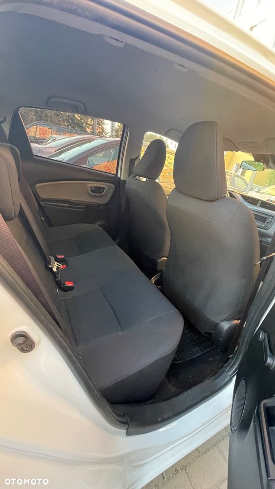 Toyota Yaris 1.0 Active EU6 - 33