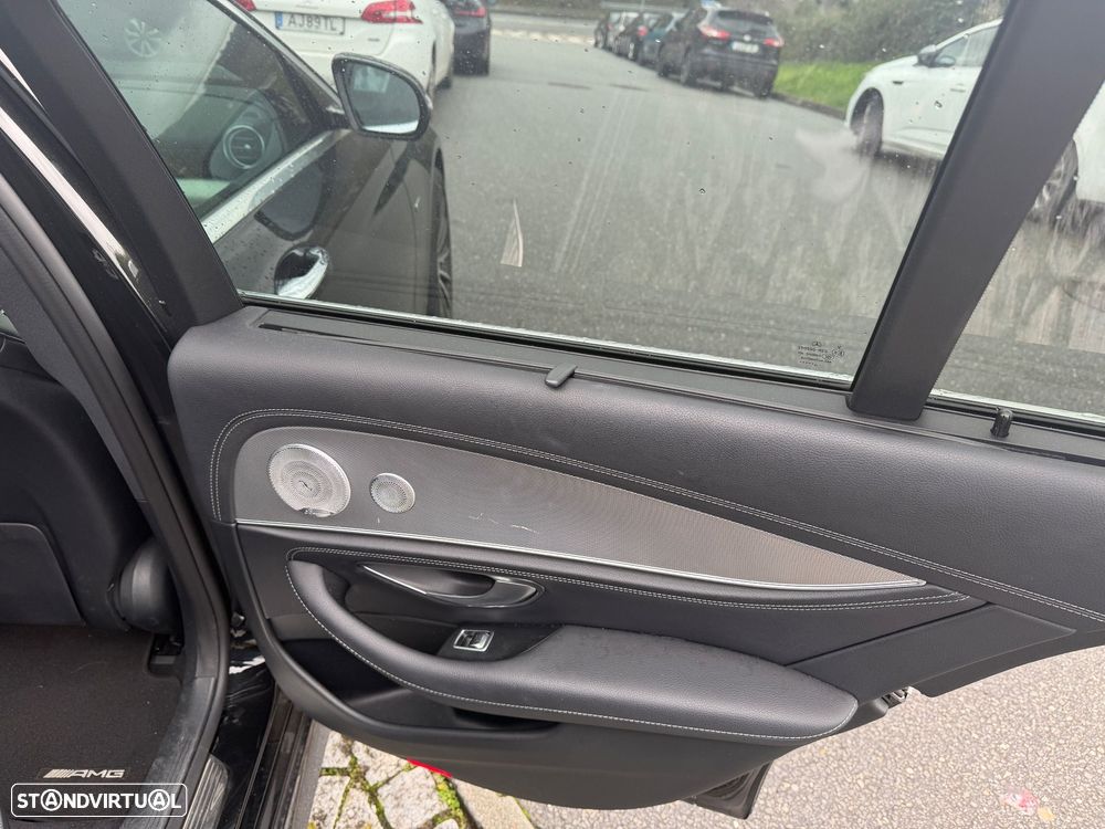 Mercedes-Benz E 300 de 9G-TRONIC AMG Line - 34