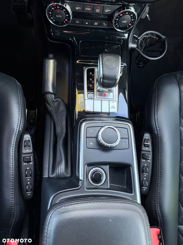 Mercedes-Benz Klasa G 63 AMG AMG SPEEDSHIFT 7G-TRONIC - 39