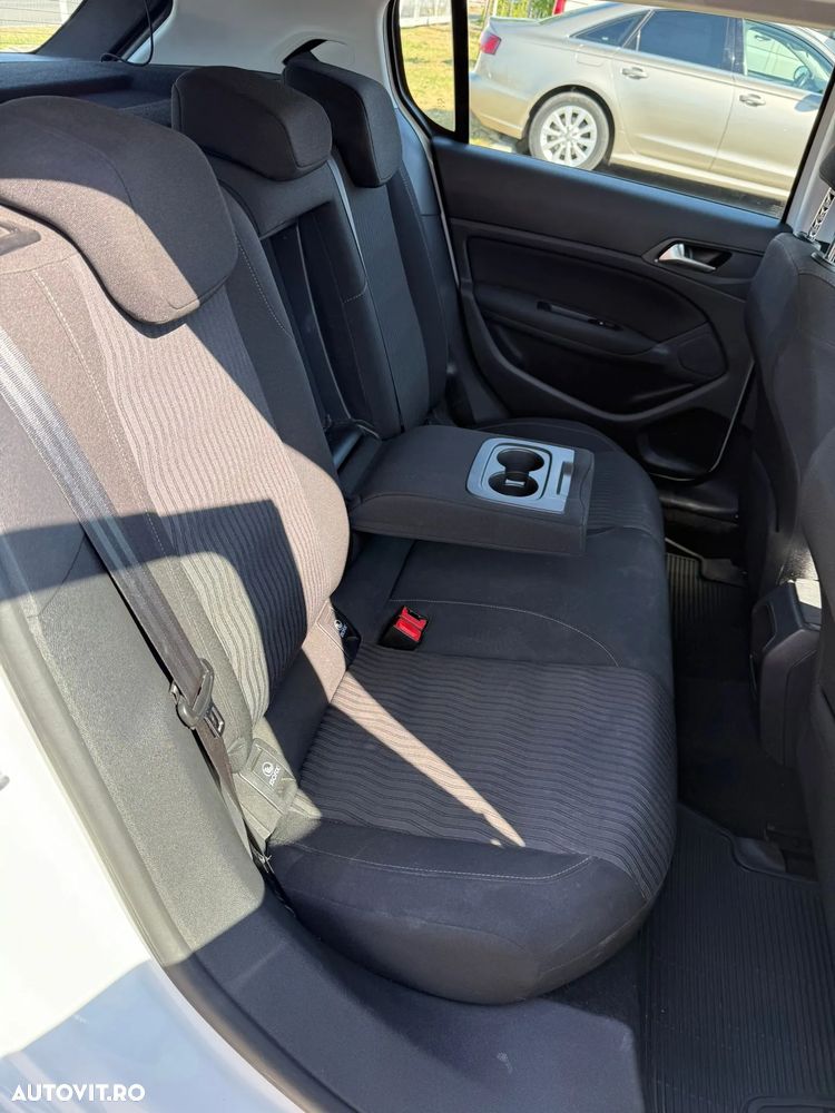 Peugeot 308 1.2 L PureTech Turbo Active - 6
