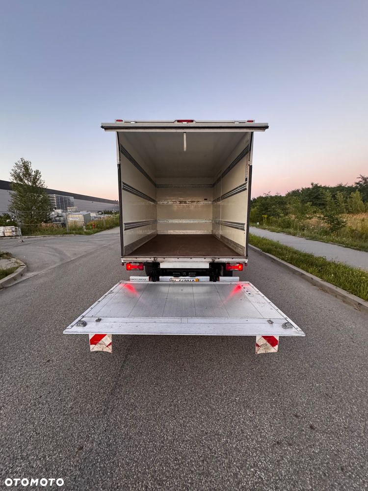 Iveco Daily 35s18 3.0 Kontener z Windą drzwi boczne - 21