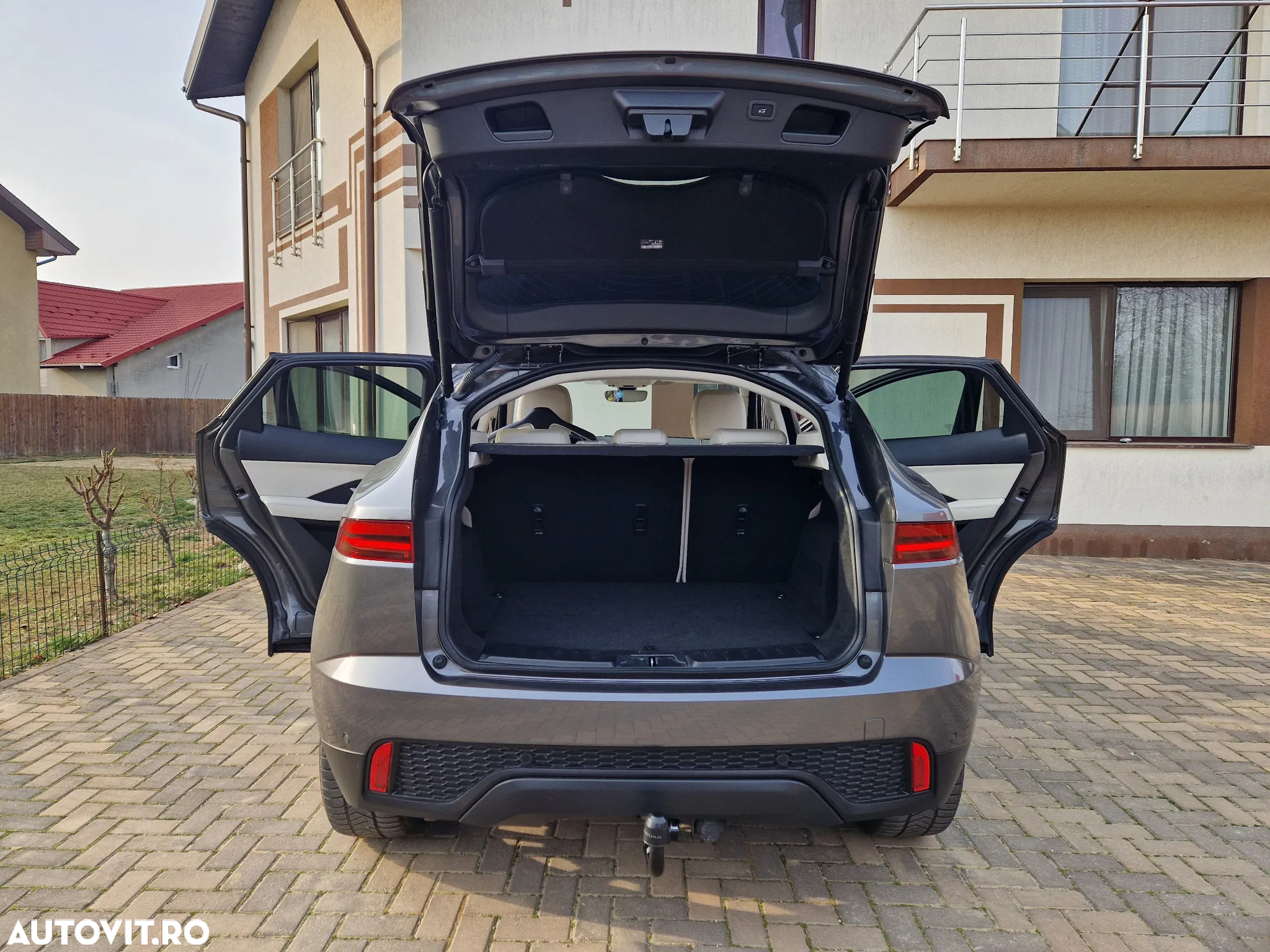 Jaguar E-Pace D180 AWD Aut. HSE - 34