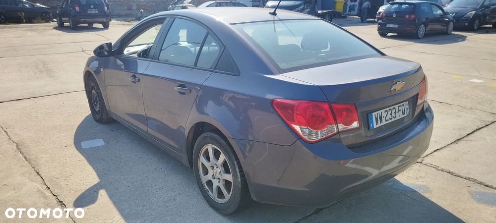 Chevrolet Cruze sedan GQK Kompletny tył - 1