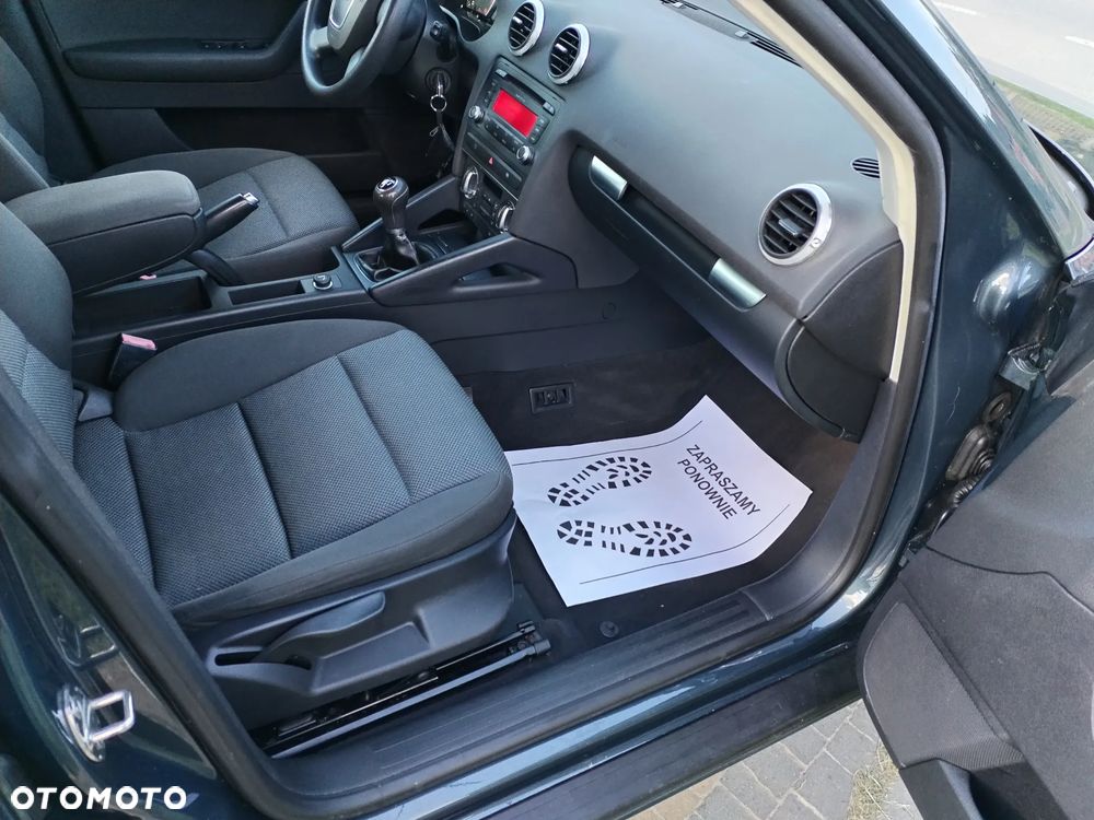 Audi A3 Sportback 1.6 Ambiente - 11