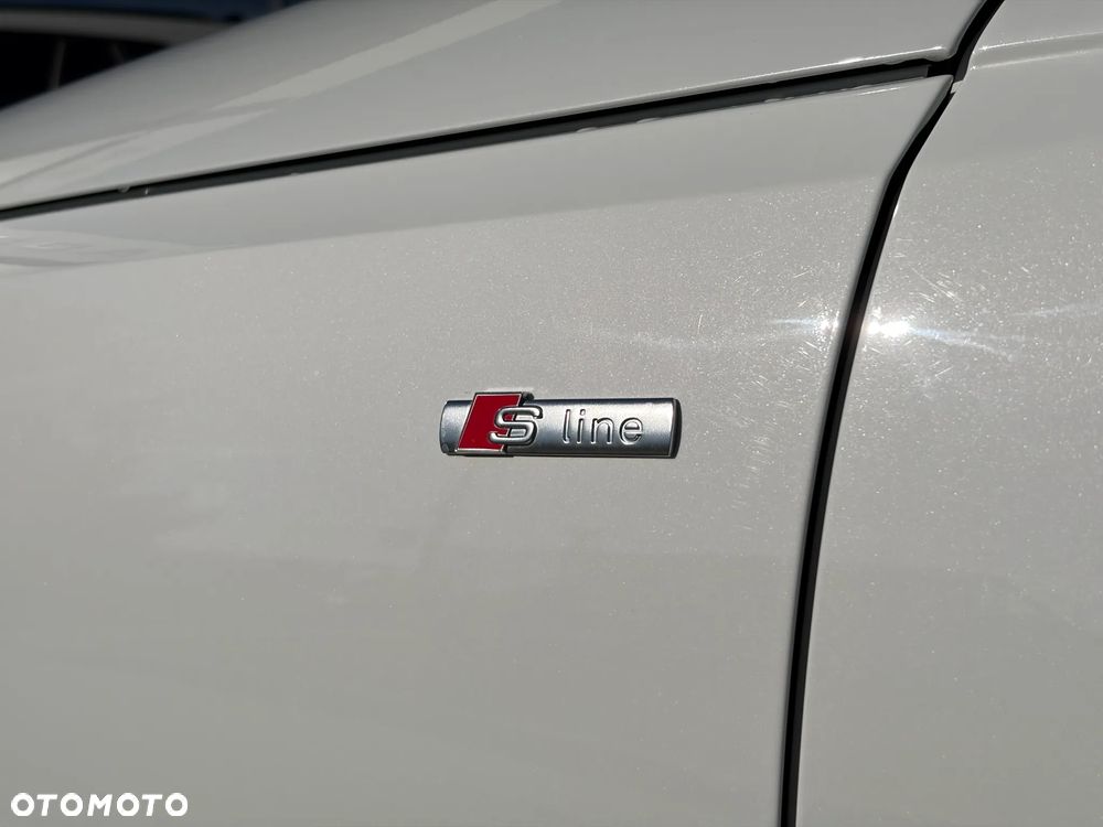 Audi A4 Limousine 35 TFSI mHEV S Line S tronic - 31