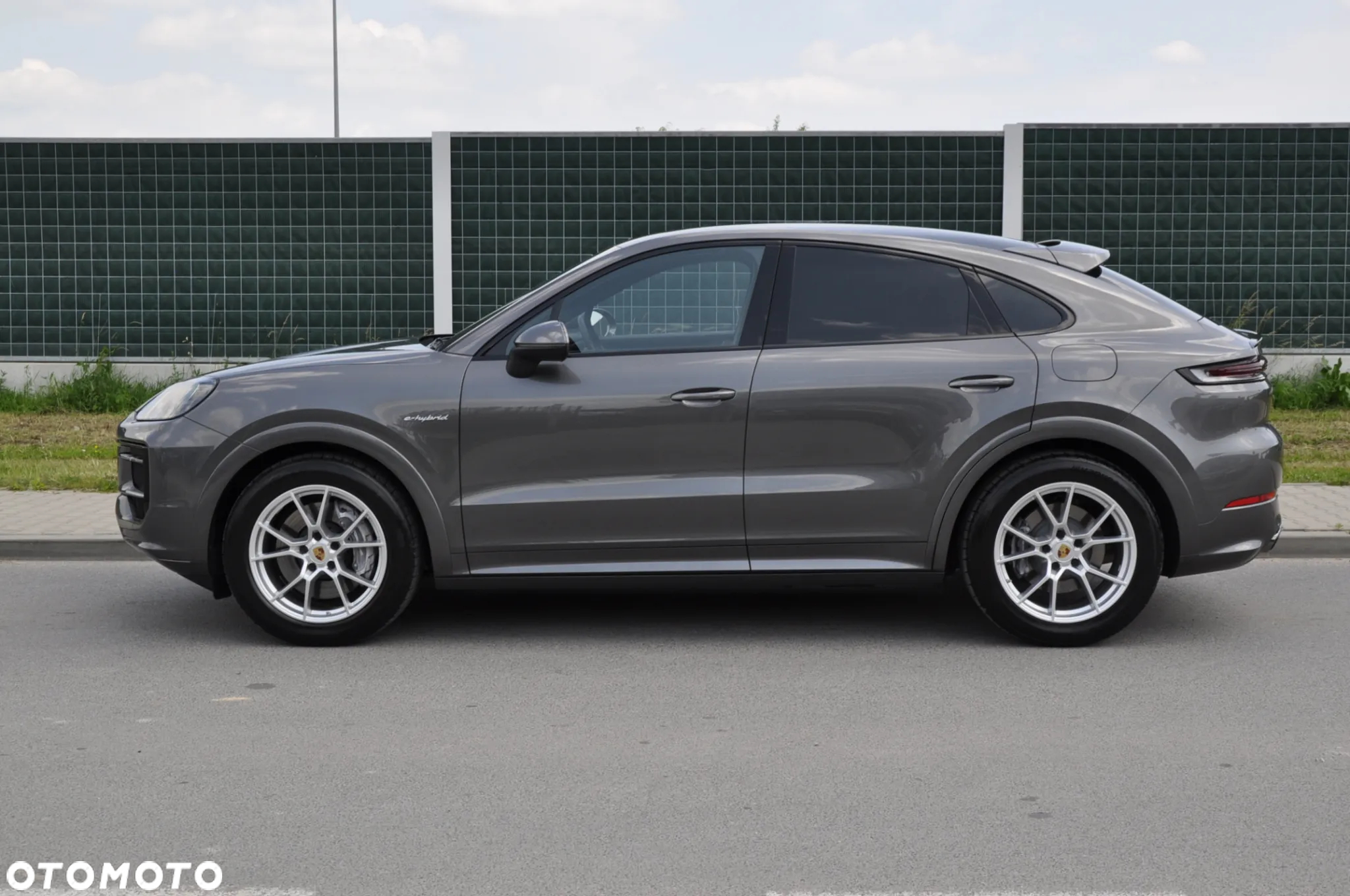 Porsche Cayenne Coupe E-Hybrid PHEV - 33