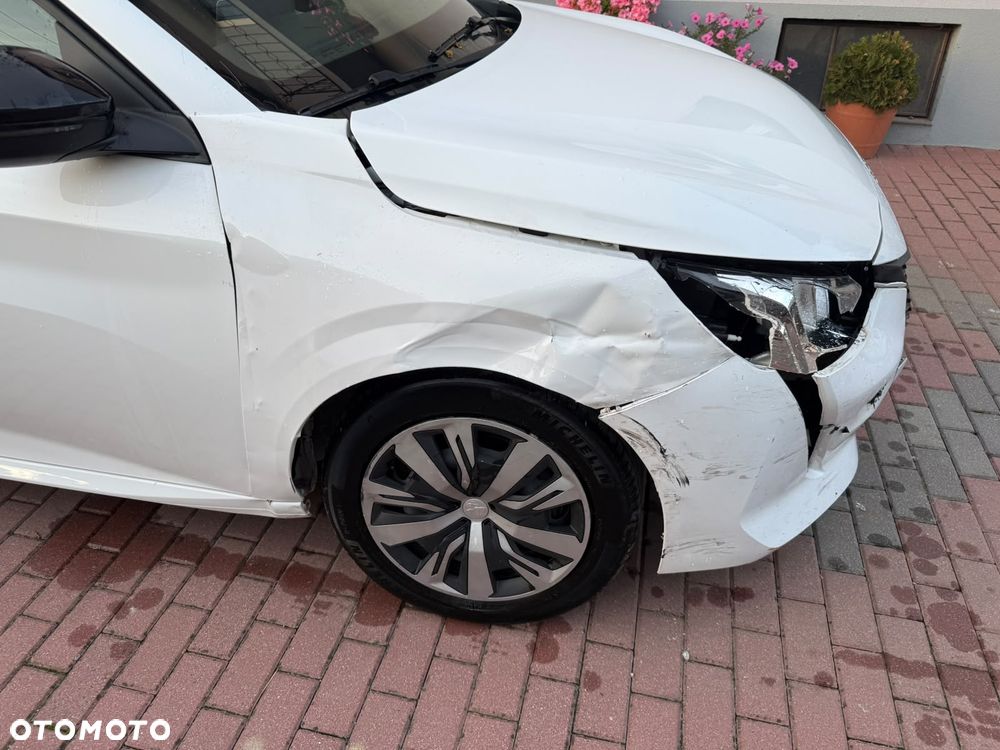 Peugeot 208 - 6