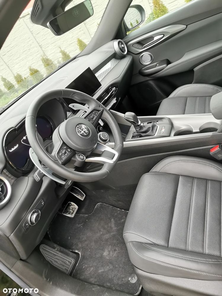 Alfa Romeo Tonale 1.3 PHEV Q4 TI - 12