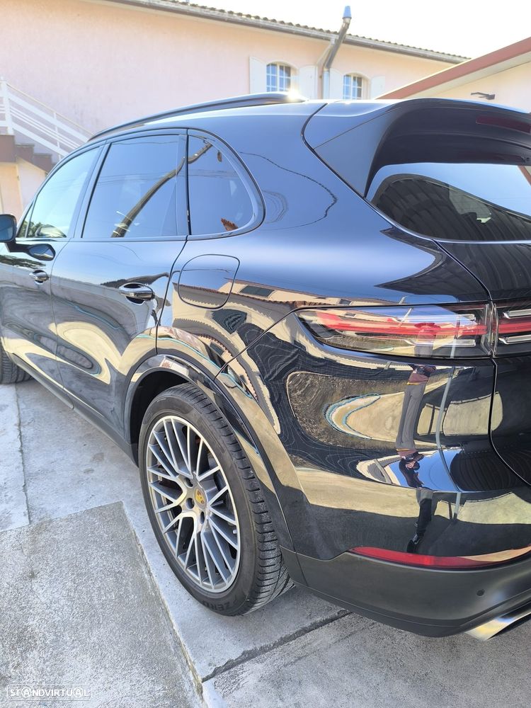 Porsche Cayenne E-Hybrid - 4