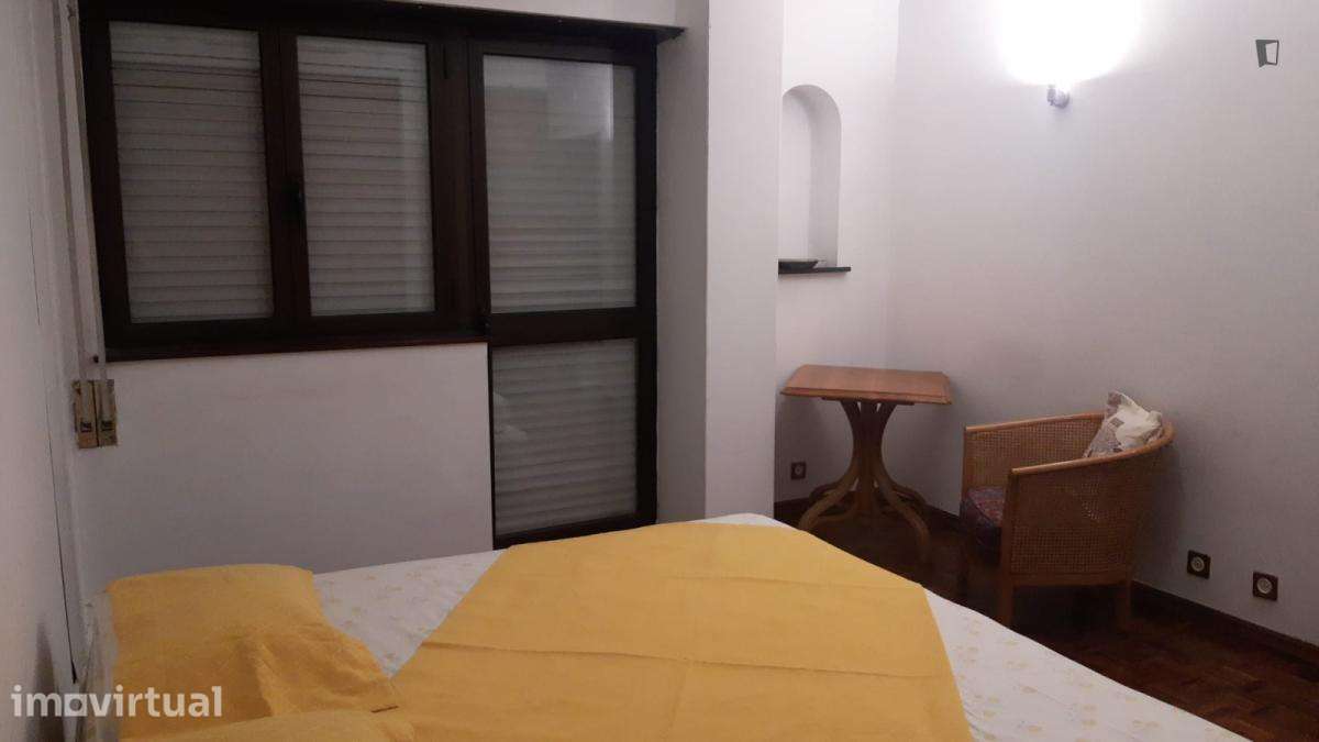 Quarto - localizado em Bairro do Sol Coimbra - Grande imagem: 2/10