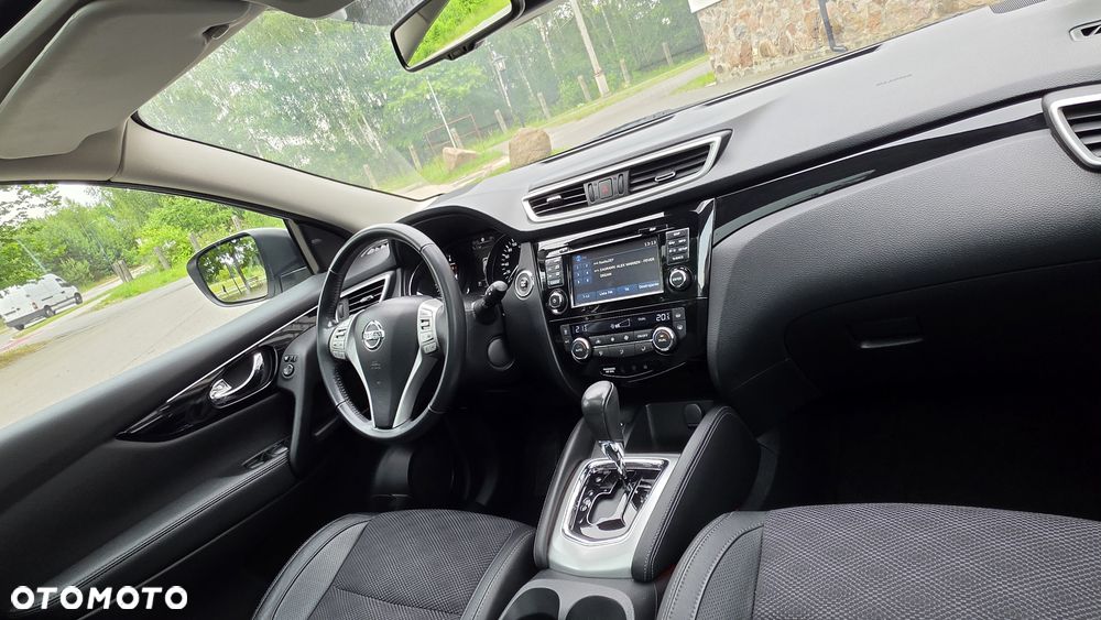Nissan Qashqai 1.2 DIG-T Xtronic TEKNA+ - 26