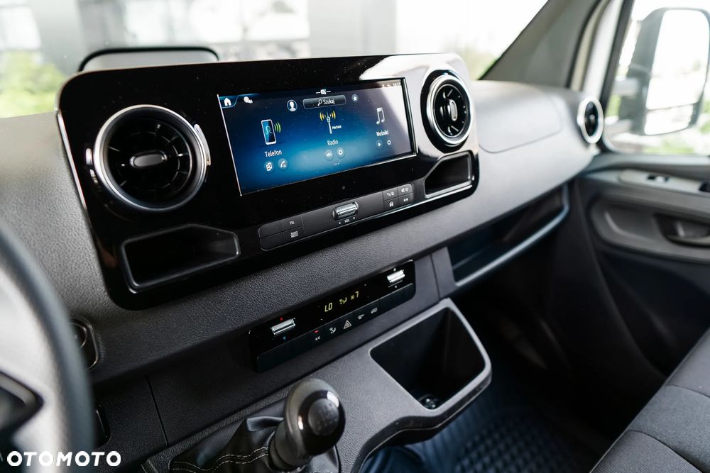 Mercedes-Benz Sprinter - 13