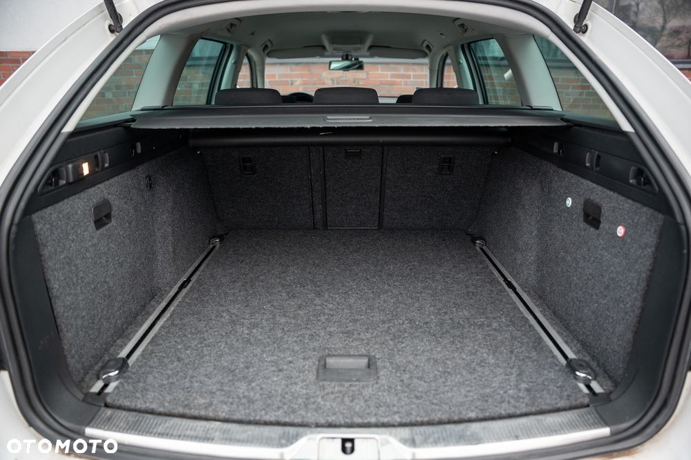 Skoda Superb 2.0 TDI DSG Active - 41
