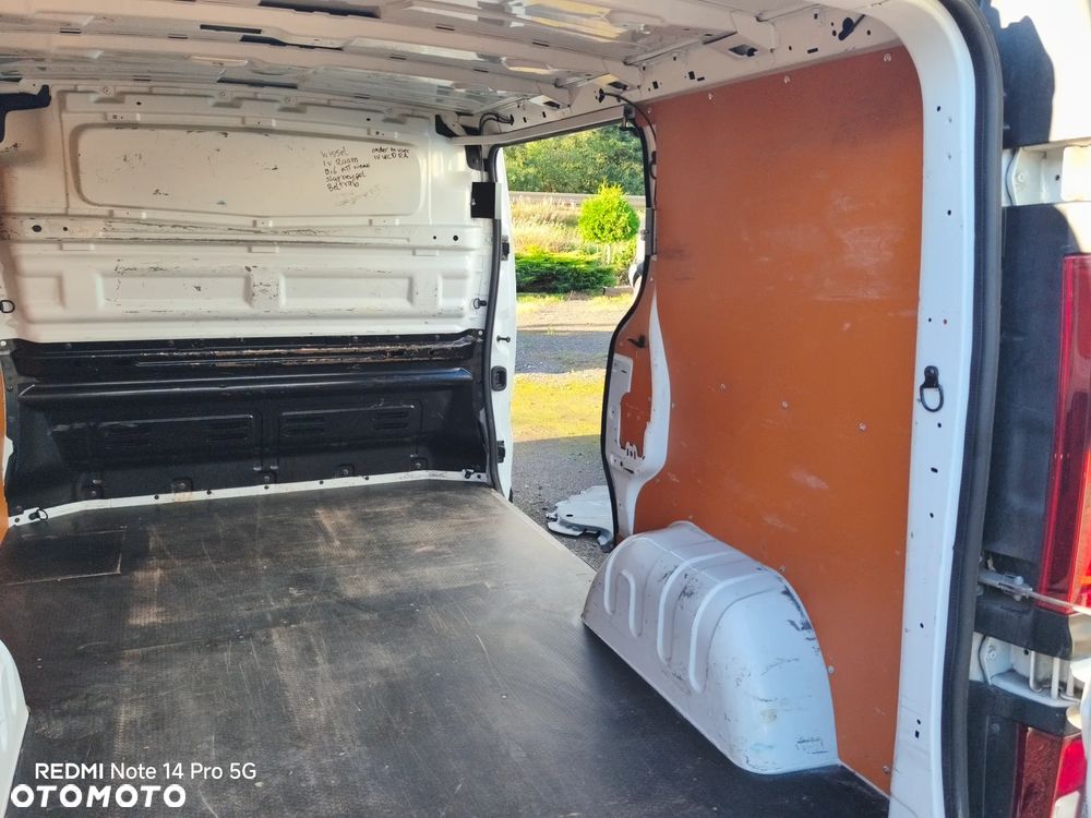 Renault Trafic - 25
