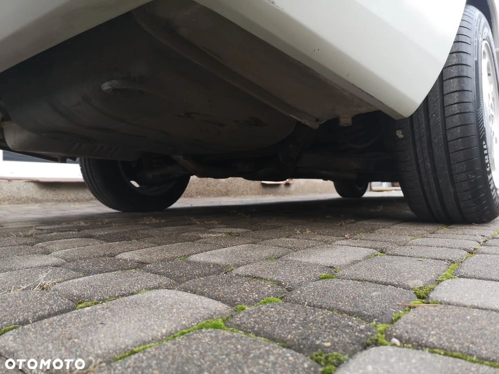 Mercedes-Benz W124 (1984-1993) - 28