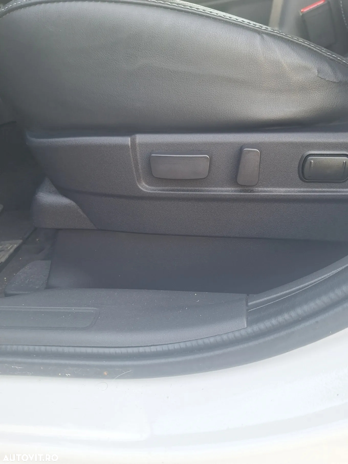 Mitsubishi Outlander 2.4 4WD Plug-In Hybrid Top - 27