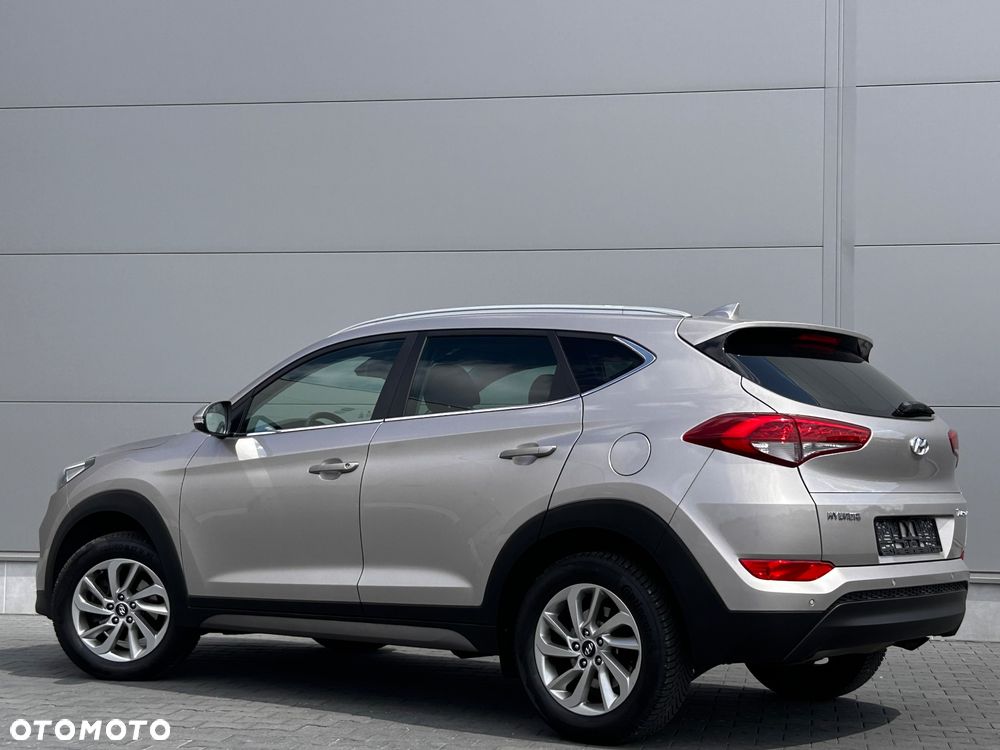 Hyundai Tucson 1.6 GDI BlueDrive GO 2WD - 11