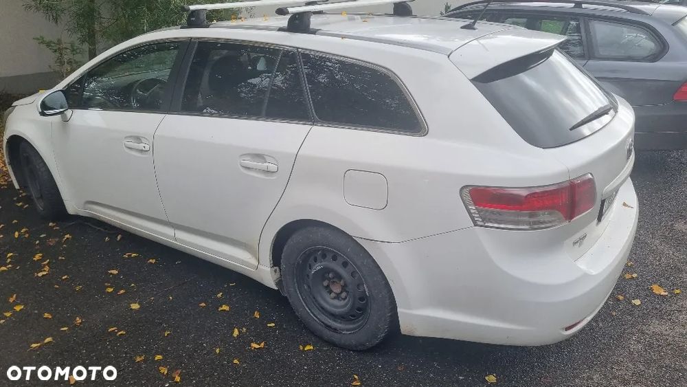 Toyota Avensis - 2