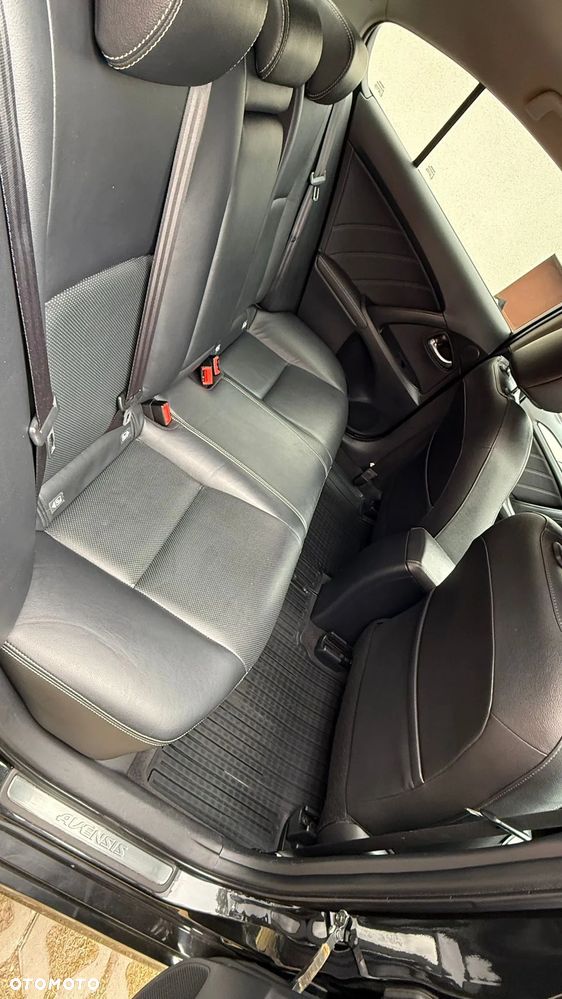 Toyota Avensis 2.0 Prestige MS - 25