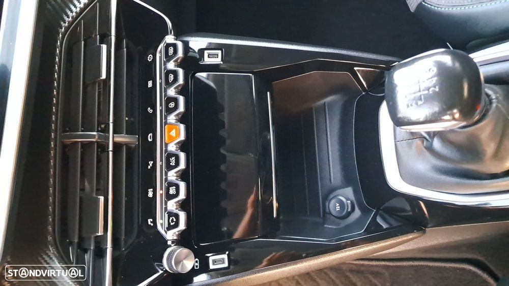 Peugeot 2008 1.2 PureTech Allure Pack - 25