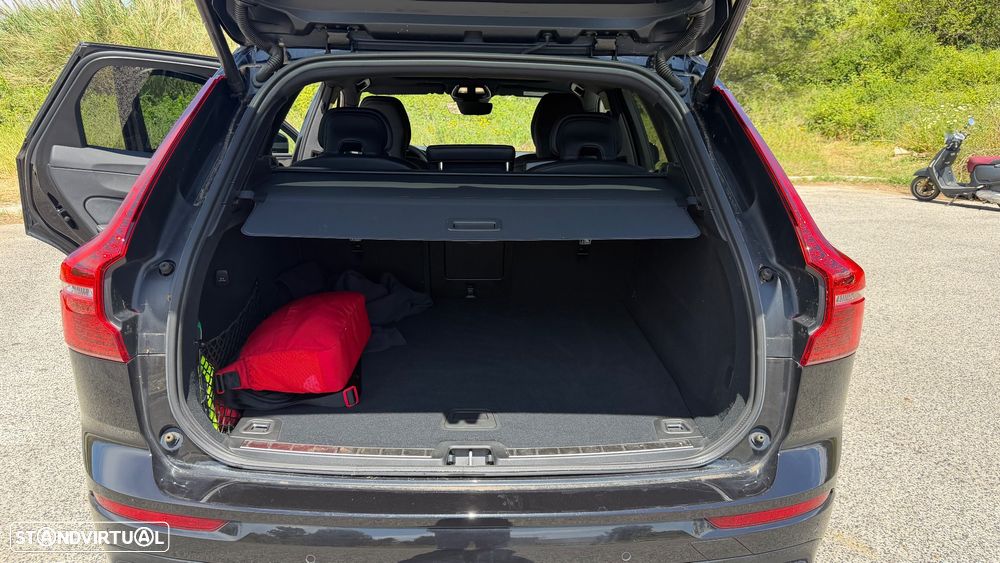 Volvo XC 60 2.0 T8 PHEV Black Edition AWD - 24