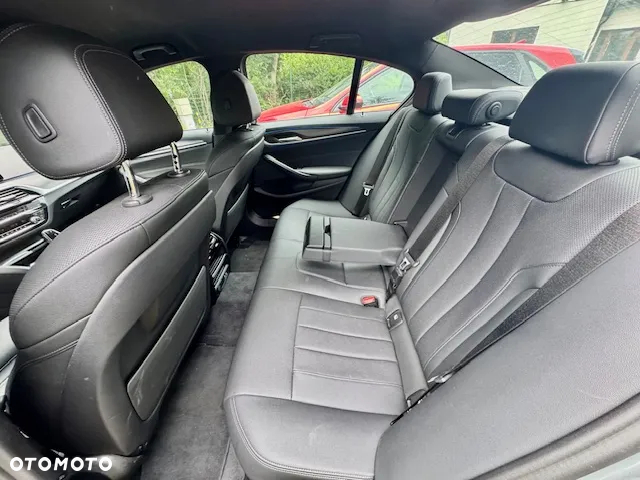 BMW Seria 5 530e xDrive M Sport sport - 7