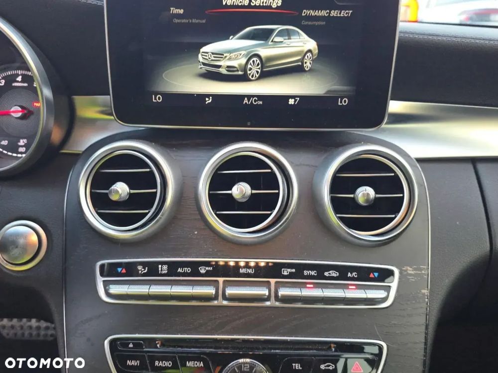 Mercedes-Benz Klasa C 300 7G-TRONIC AMG Line - 12