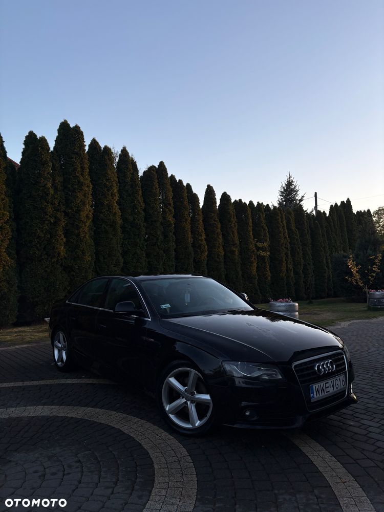 Audi A4 Limousine - 1