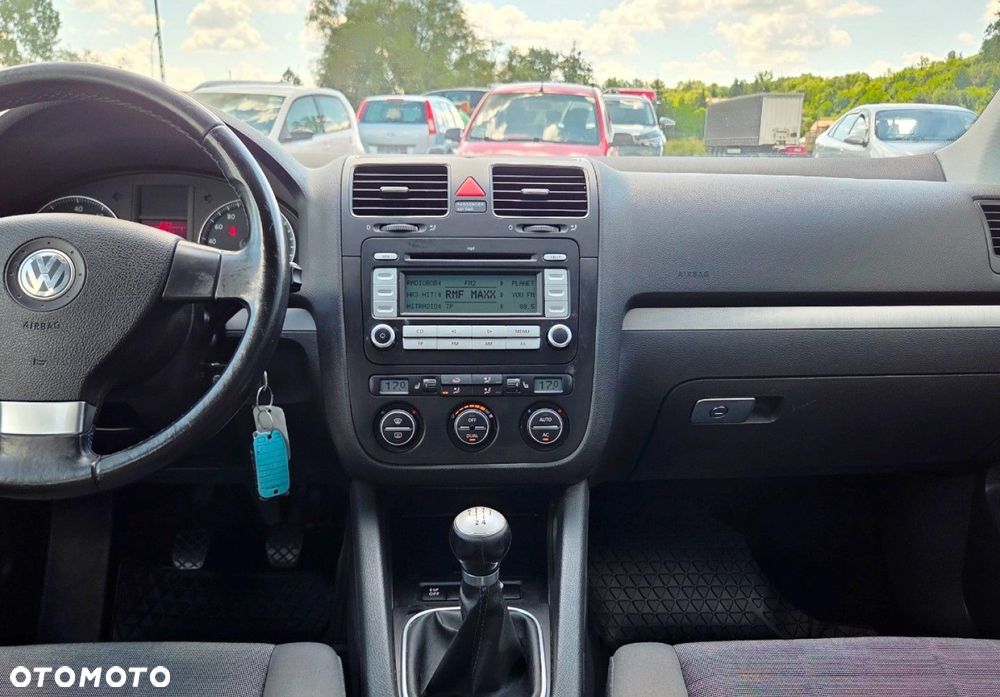 Volkswagen Golf - 10
