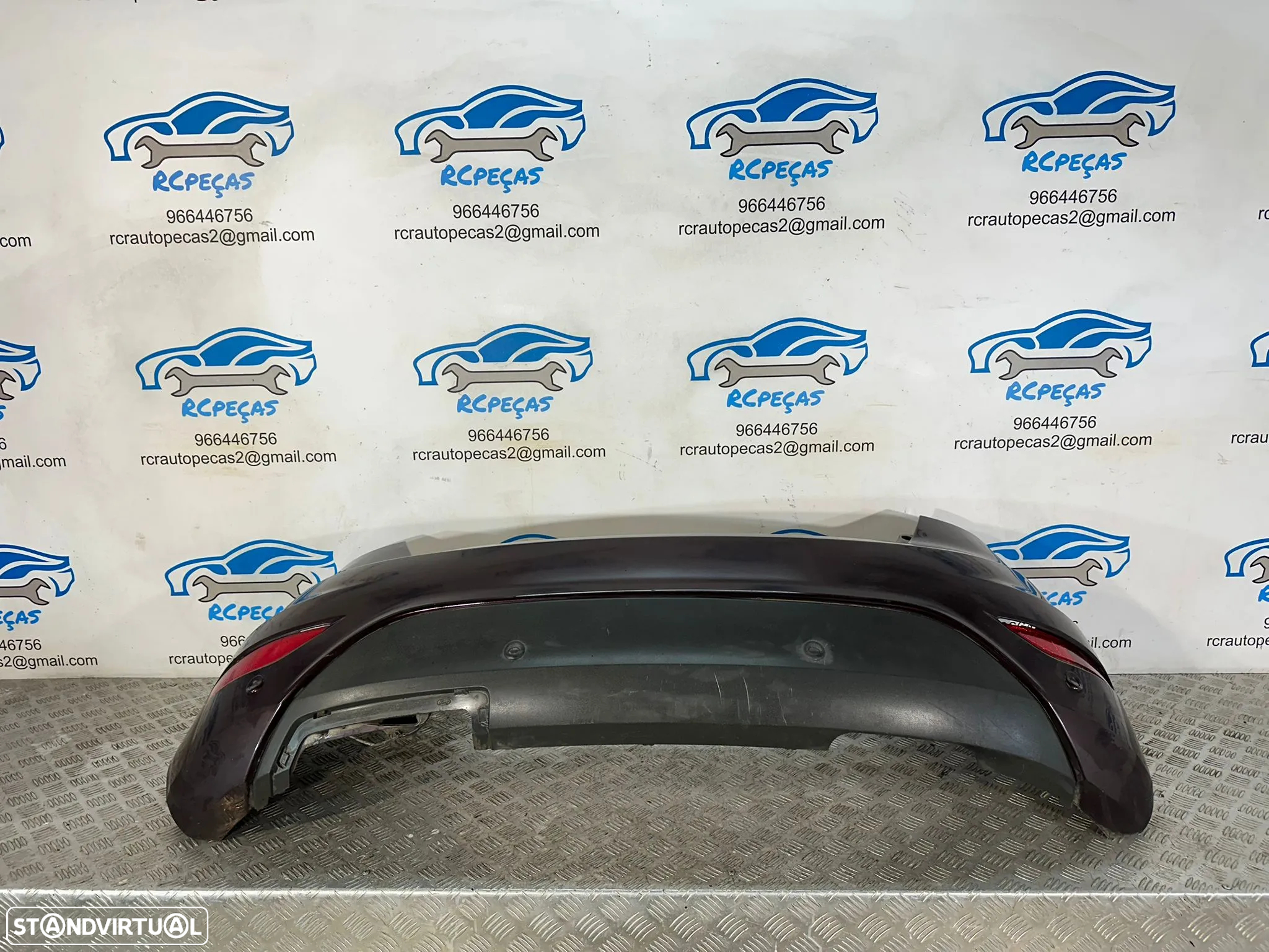 .Parachoques Traseiro Original Ford Fiesta 6 MK6 5 Portas 8A61-17D781 - 2