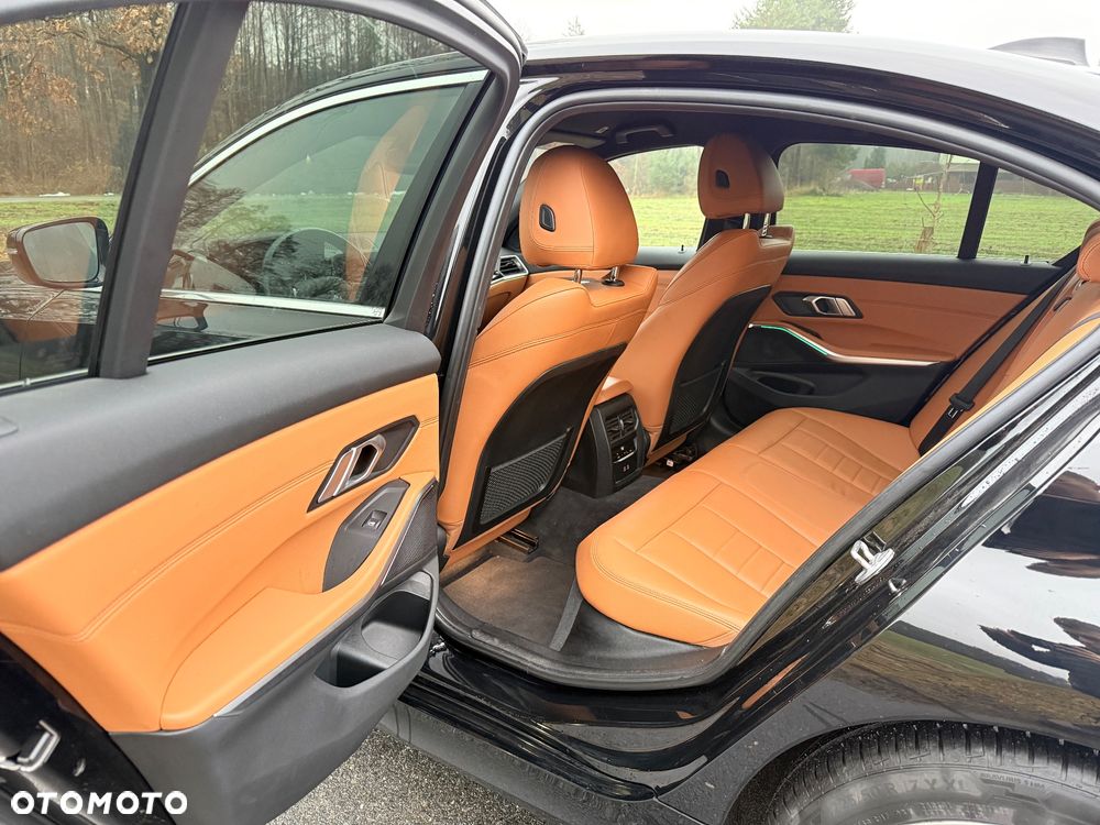 BMW Seria 3 318i Luxury Line sport - 13