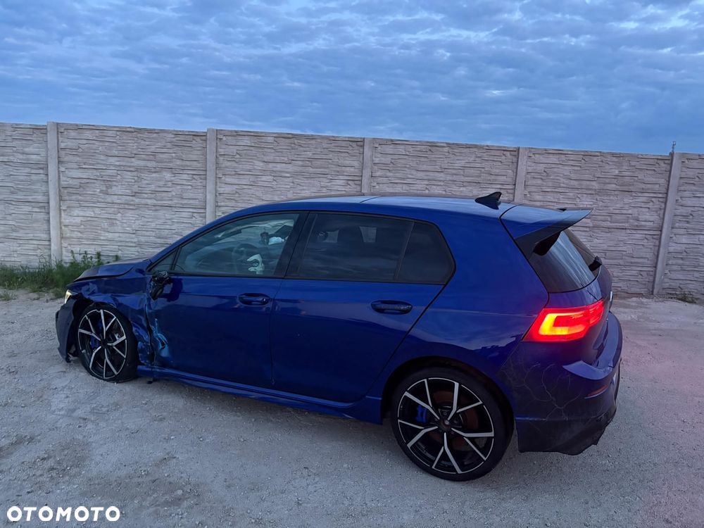 Volkswagen Golf - 6