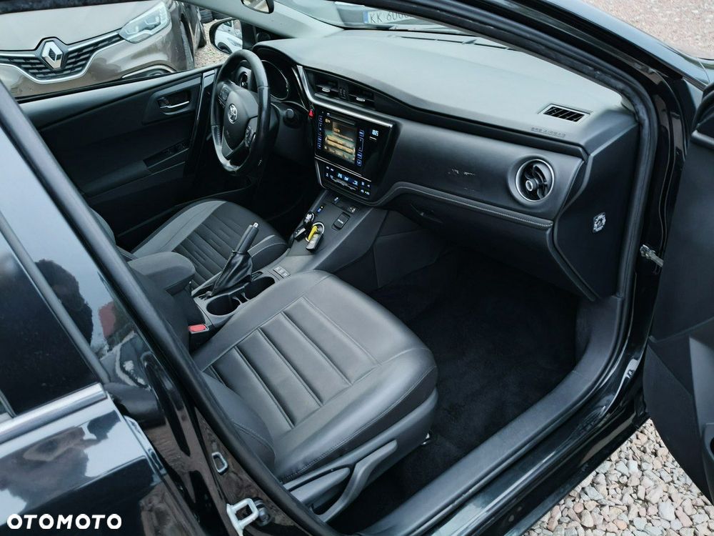 Toyota Auris - 10
