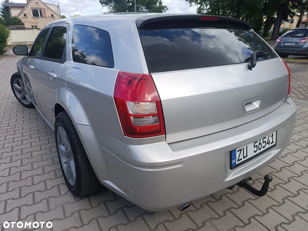 Dodge Magnum 5.7 V8 - 5
