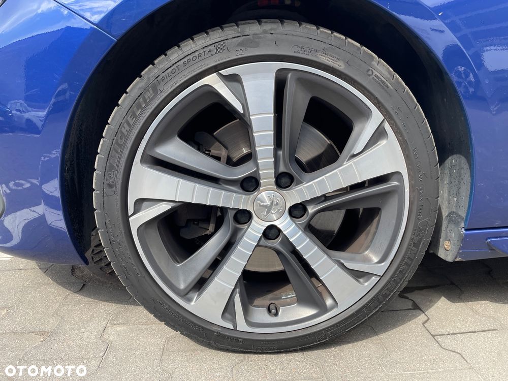 Peugeot 308 1.6 e-THP GT S&S - 16