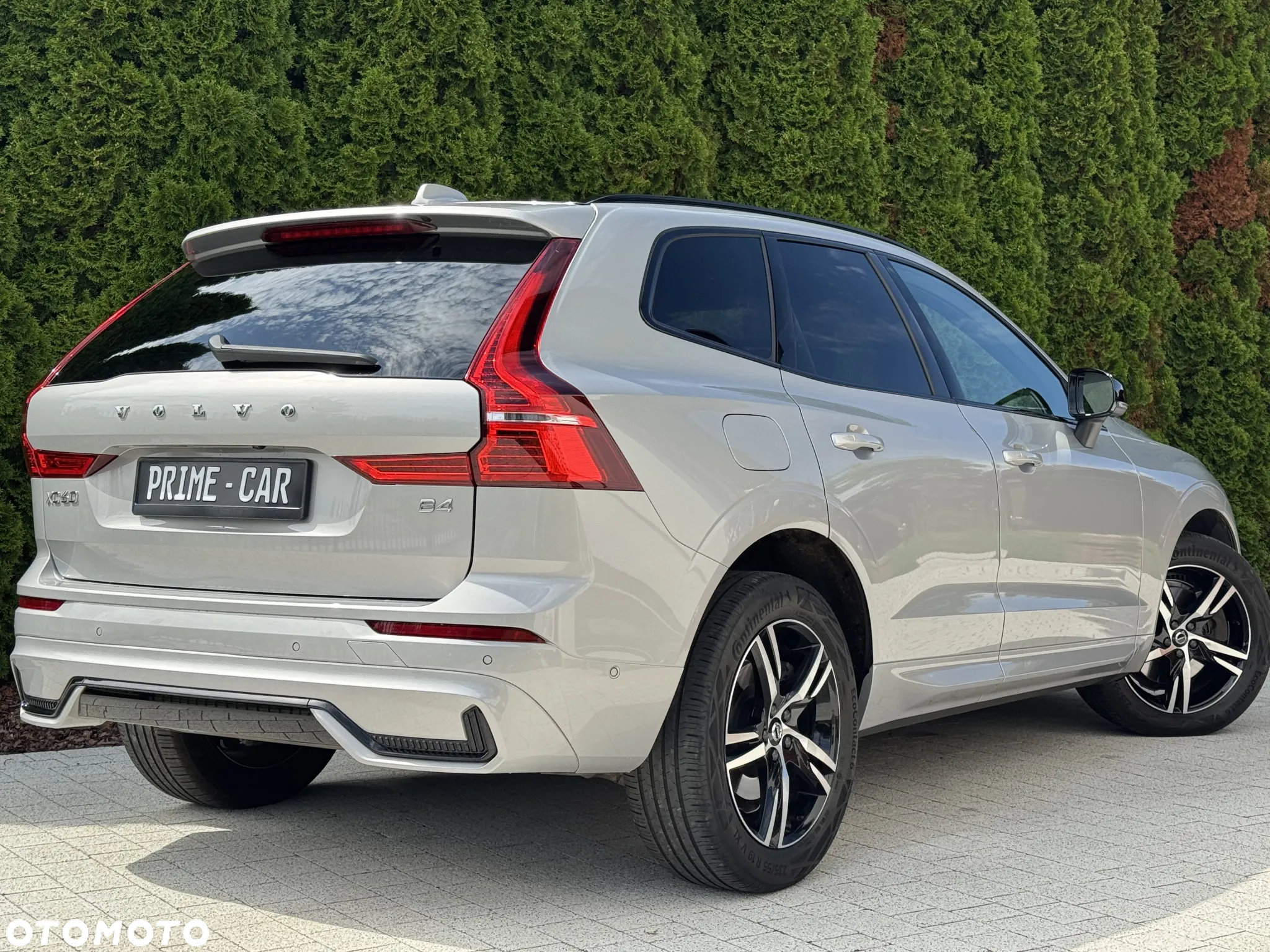 Volvo XC 60 B4 D Plus Dark - 2