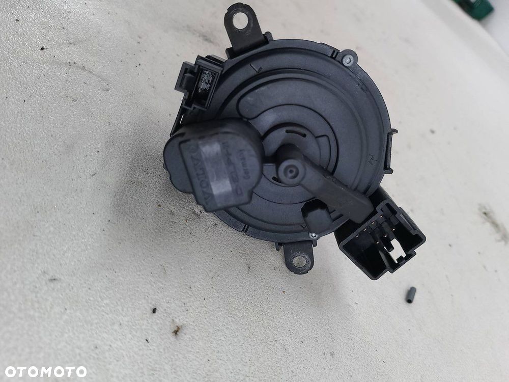 STACYJKA VOLVO V50 30768036 2.0 D - 4