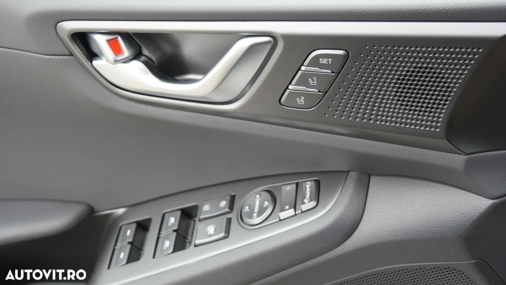 Hyundai IONIQ - 16