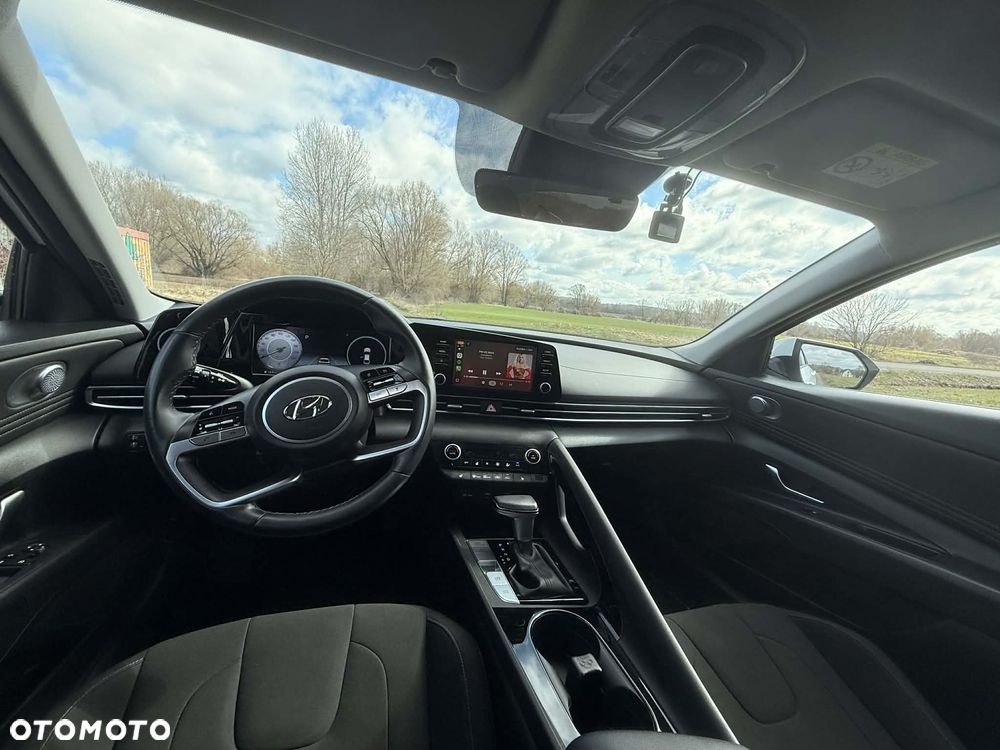 Hyundai Elantra 1.6 Smart CVT - 8