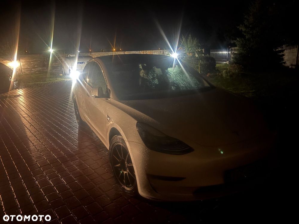 Tesla Model 3 - 8