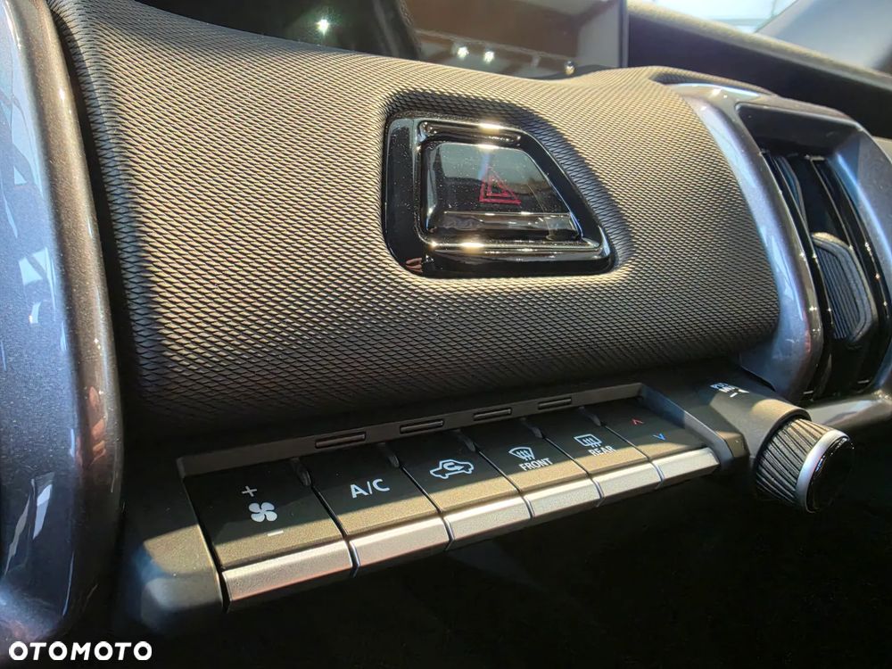 Suzuki e VITARA - 11