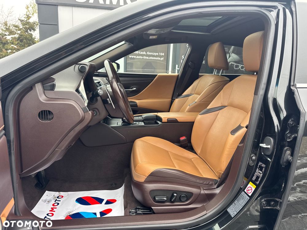 Lexus ES 300h Prestige - 14