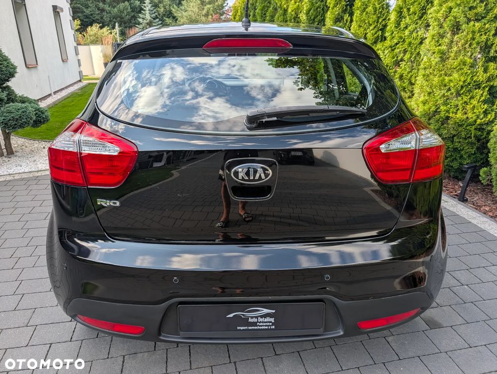 Kia Rio - 33