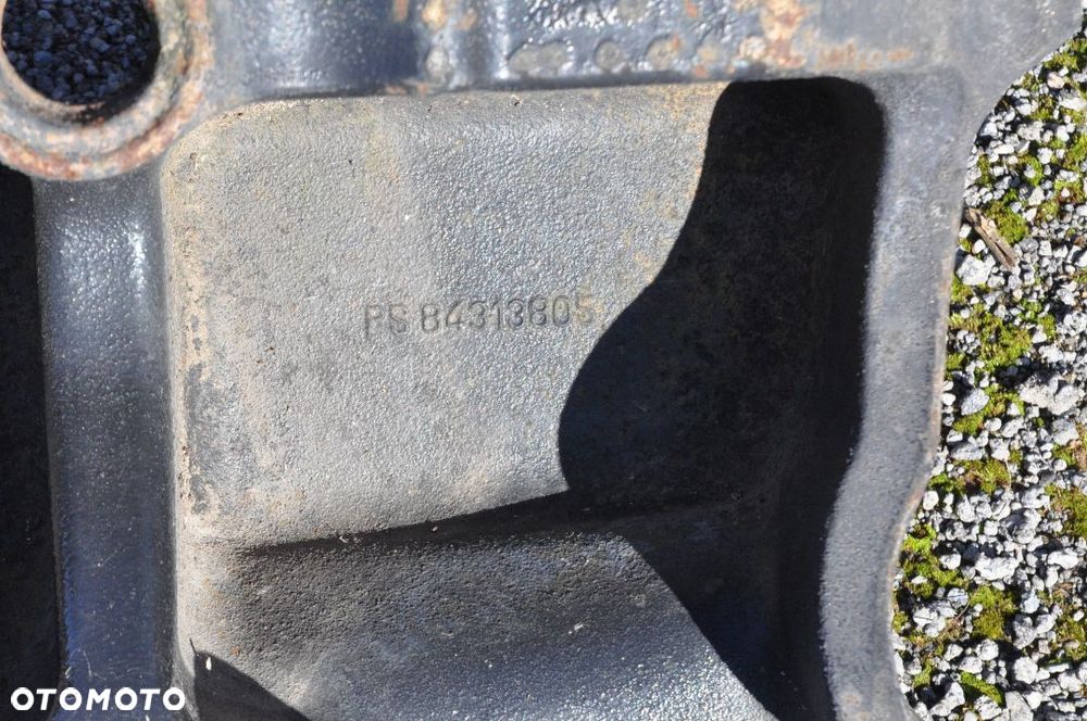 WSPORNIK WIESZAK RAMA CASE / NEW HOLLAND NR PS84313805 - 8