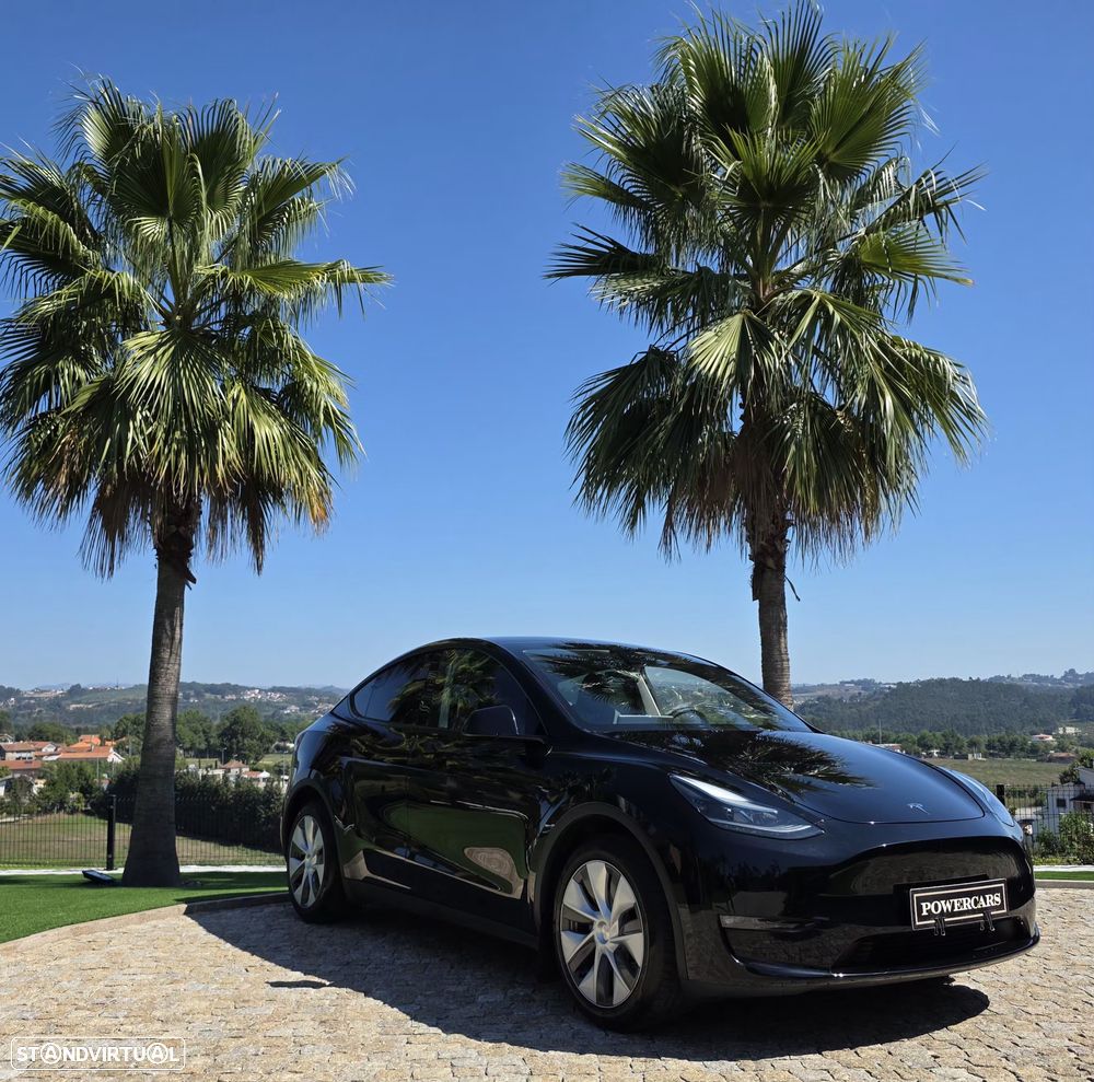 Tesla Model Y Long Range Dual Motor AWD - 17