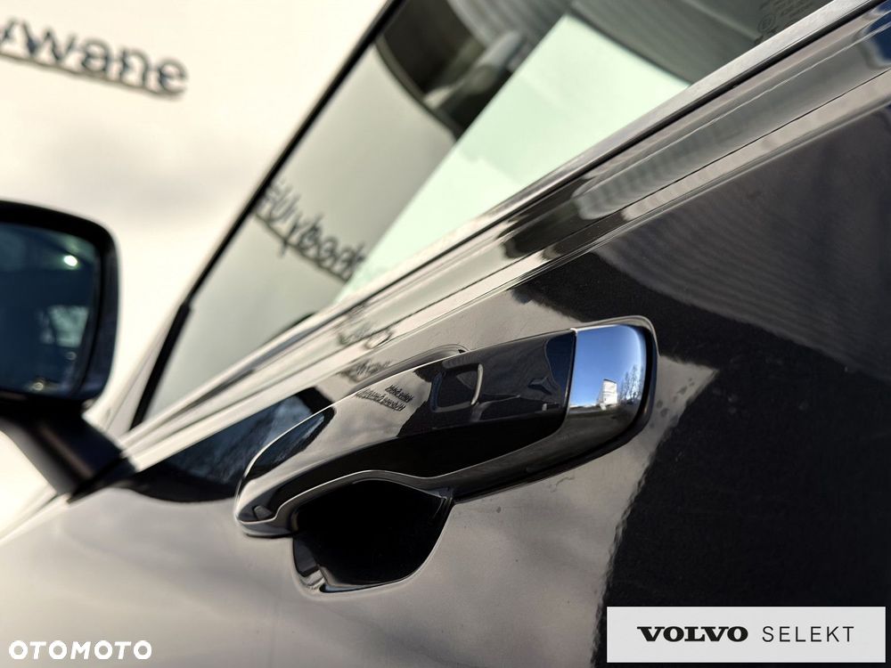 Volvo XC 90 - 9
