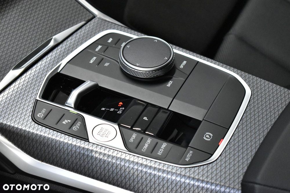 BMW Seria 3 330i xDrive M Sport sport - 19