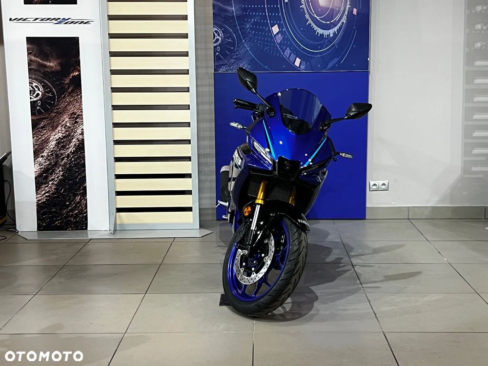 Yamaha R3 - 18