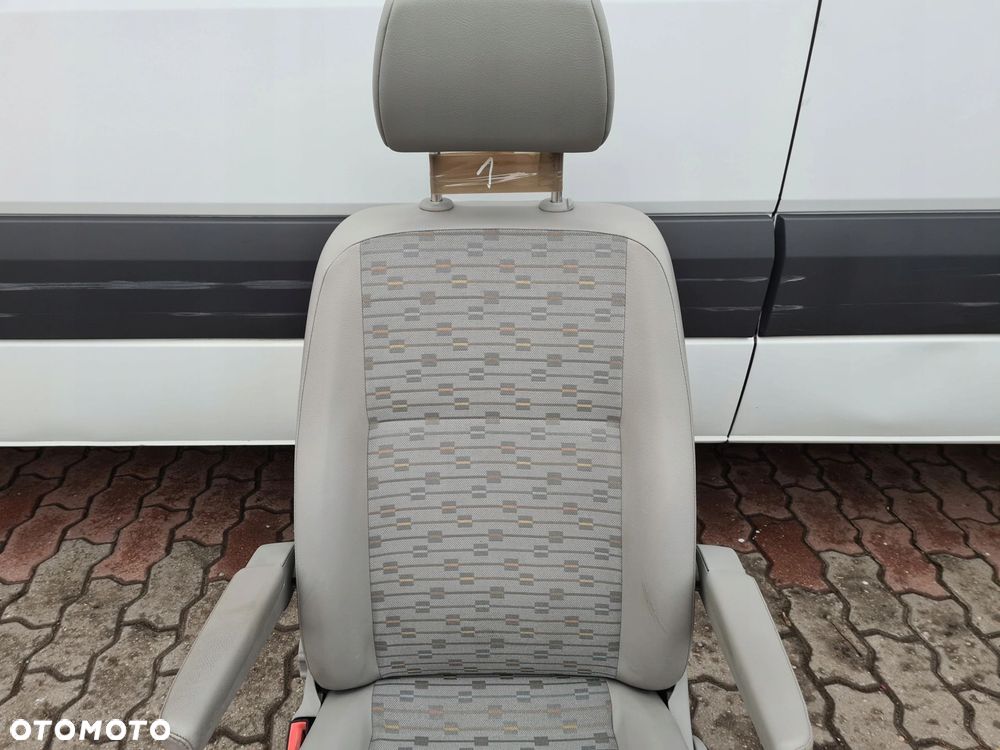 VW T5 fotel pasażera prawy przód OX - 3