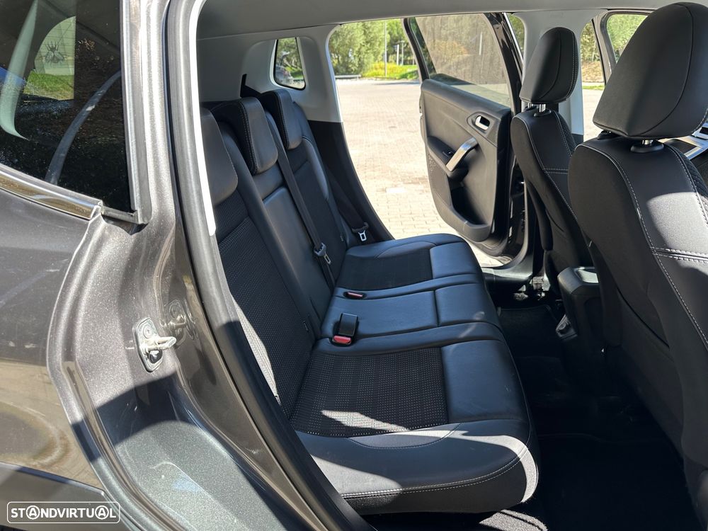Peugeot 2008 1.2 PureTech Allure EAT6 - 12